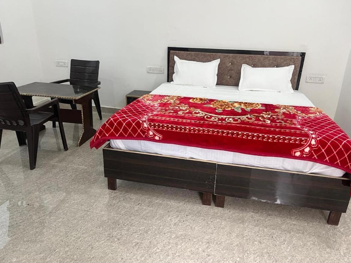 Indiana Home Stay Khajuraho Exterior photo